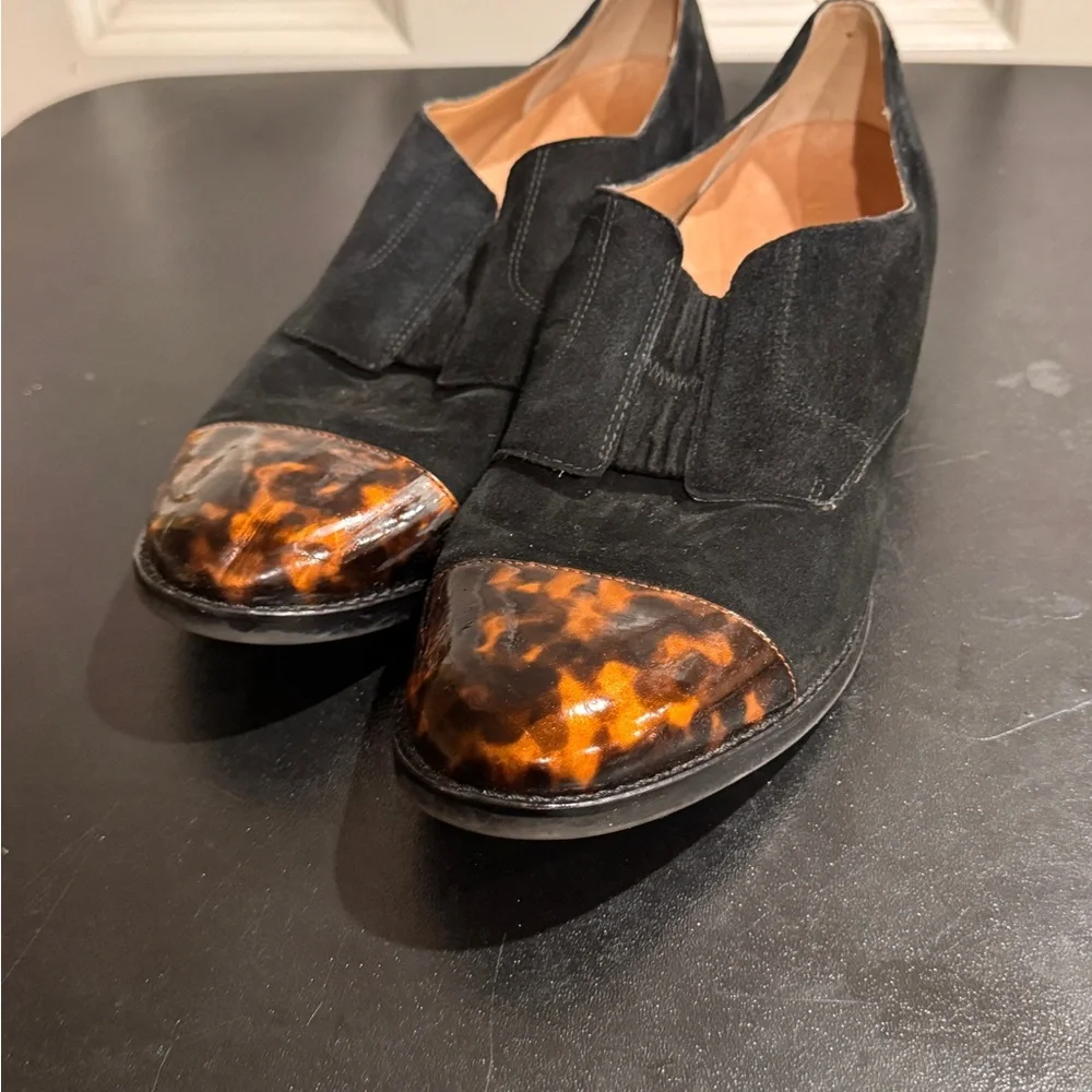 Vionic Black suede and Brown tortoise cap Women's Loafers size 8.5